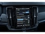 Volvo V90 2.0 T6 Plug-in hybrid AWD Plus Dark | Adaptieve Cruise Control | Panoramadak | 360° Parkeercamera | Harman Kardon Audio | Stoel-/Stuur-/Voorruitverwarming | Dodehoek Detectie | Trekhaak |