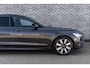 Volvo V90 2.0 T6 Plug-in hybrid AWD Plus Dark | Adaptieve Cruise Control | Panoramadak | 360° Parkeercamera | Harman Kardon Audio | Stoel-/Stuur-/Voorruitverwarming | Dodehoek Detectie | Trekhaak |