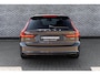 Volvo V90 2.0 T6 Plug-in hybrid AWD Plus Dark | Adaptieve Cruise Control | Panoramadak | 360° Parkeercamera | Harman Kardon Audio | Stoel-/Stuur-/Voorruitverwarming | Dodehoek Detectie | Trekhaak |