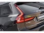 Volvo V90 2.0 T6 Plug-in hybrid AWD Plus Dark | Adaptieve Cruise Control | Panoramadak | 360° Parkeercamera | Harman Kardon Audio | Stoel-/Stuur-/Voorruitverwarming | Dodehoek Detectie | Trekhaak |