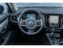 Volvo V90 2.0 T6 Plug-in hybrid AWD Plus Dark | Adaptieve Cruise Control | Panoramadak | 360° Parkeercamera | Harman Kardon Audio | Stoel-/Stuur-/Voorruitverwarming | Dodehoek Detectie | Trekhaak |