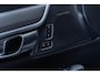 Volvo V90 2.0 T6 Plug-in hybrid AWD Plus Dark | Adaptieve Cruise Control | Panoramadak | 360° Parkeercamera | Harman Kardon Audio | Stoel-/Stuur-/Voorruitverwarming | Dodehoek Detectie | Trekhaak |