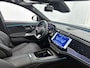 Mercedes-Benz E-klasse 300 e AMG Nightpakket | Superscreen | Panoramadak | Trekhaak | Alarm | Distronic | Burmester | Stoelventilatie-Verwarming | Inclusief 24 maanden Mercedes-Benz Certified garantie voor Europa.