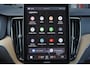 Volvo XC60 T6 Recharge AWD Plus Dark - Panorama/schuifdak - IntelliSafe Assist & Surround - 360º Camera - Harman/Kardon audio - Verwarmde voorstoelen, stuur & achterbank - Parkeersensoren voor & achter - Head up display - Draadloze tel. lader - Inklapbare trekhaak - 19' LMV