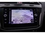 Volkswagen Tiguan R-Line Business 1.4 TSI eHybrid 245pk DSG Automaat Trekhaak, LED matrix koplampen, Adaptive cruise control, Achteruitrijcamera, Elektrische achterklep, Navigatie