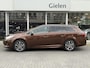 Toyota Avensis 1.8 VVT-i Lease Pro | 2e eigenaar, Trekhaak, Navigatie, LED, 17 inch, Cruise control, Parkeercamera