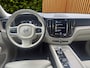 Volvo XC60 2.0 T8 Twin Engine AWD Inscription | Luchtvering | Unieke Km! | 360camera | Trekhaak | Adaptive cruise |