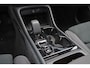 Volvo XC40 B3 Ultra Dark - Panorama/schuifdak - IntelliSafe Assist & Surround - 360º Camera - Harman/Kardon audio - Verwarmde voorstoelen & stuur - Parkeersensoren voor & achter - Elektr. bedienb. voorstoelen met geheugen links - Draadloze tel. lader - Standkachel - Extra getint glas - 19' LMV