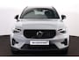Volvo XC40 B3 Ultra Dark - Panorama/schuifdak - IntelliSafe Assist & Surround - 360º Camera - Harman/Kardon audio - Verwarmde voorstoelen & stuur - Parkeersensoren voor & achter - Elektr. bedienb. voorstoelen met geheugen links - Draadloze tel. lader - Standkachel - Extra getint glas - 19' LMV