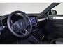 Volvo XC40 B3 Ultra Dark - Panorama/schuifdak - IntelliSafe Assist & Surround - 360º Camera - Harman/Kardon audio - Verwarmde voorstoelen & stuur - Parkeersensoren voor & achter - Elektr. bedienb. voorstoelen met geheugen links - Draadloze tel. lader - Standkachel - Extra getint glas - 19' LMV
