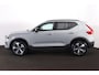 Volvo XC40 B3 Ultra Dark - Panorama/schuifdak - IntelliSafe Assist & Surround - 360º Camera - Harman/Kardon audio - Verwarmde voorstoelen & stuur - Parkeersensoren voor & achter - Elektr. bedienb. voorstoelen met geheugen links - Draadloze tel. lader - Standkachel - Extra getint glas - 19' LMV