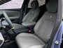 Lynk & Co 02 More 66 KW | 445 km elektrisch bereik | Adaptive Cruise Control | Panoramadak | Harman Kardon Premium Audio Systeem | 360 graden camera | Dodehoekdetectie | Stoel/Stuurverwarming | Apple CarPlay/Android Auto | 20"LM-velgen | Elektrisch bedienbare voorstoelen met geheugenfunctie | Klimaat warmtepomp | Elektrisch bedienbare achterklep |