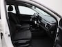Kia Stonic 1.0 T-GDi MHEV DynamicLine | Apple Carplay / Android Auto | Parkeer sensoren | Navigatie | Camera | Cruise control | Climate control | DAB |