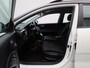 Kia Stonic 1.0 T-GDi MHEV DynamicLine | Apple Carplay / Android Auto | Parkeer sensoren | Navigatie | Camera | Cruise control | Climate control | DAB |