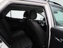 Kia Stonic 1.0 T-GDi MHEV DynamicLine | Apple Carplay / Android Auto | Parkeer sensoren | Navigatie | Camera | Cruise control | Climate control | DAB |