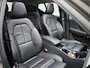 Volvo XC40 1.5 T4 Recharge Inscription | Automaat | Panoramadak | Trekhaak | Harman Kardon | Apple Carplay / Android Auto | Memory Seats | Parkeersensoren | Virtual Cockpit | Stoel- Stuurverwarming | Elektrische Achterklep | Achteruitrijcamera | Navigatie | Climate Control | Cruise Control | Lichtmetalen Velgen |