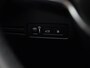 Volvo XC40 1.5 T4 Recharge Inscription | Automaat | Panoramadak | Trekhaak | Harman Kardon | Apple Carplay / Android Auto | Memory Seats | Parkeersensoren | Virtual Cockpit | Stoel- Stuurverwarming | Elektrische Achterklep | Achteruitrijcamera | Navigatie | Climate Control | Cruise Control | Lichtmetalen Velgen |