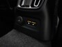 Volvo XC40 1.5 T4 Recharge Inscription | Automaat | Panoramadak | Trekhaak | Harman Kardon | Apple Carplay / Android Auto | Memory Seats | Parkeersensoren | Virtual Cockpit | Stoel- Stuurverwarming | Elektrische Achterklep | Achteruitrijcamera | Navigatie | Climate Control | Cruise Control | Lichtmetalen Velgen |