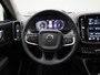 Volvo XC40 1.5 T4 Recharge Inscription | Automaat | Panoramadak | Trekhaak | Harman Kardon | Apple Carplay / Android Auto | Memory Seats | Parkeersensoren | Virtual Cockpit | Stoel- Stuurverwarming | Elektrische Achterklep | Achteruitrijcamera | Navigatie | Climate Control | Cruise Control | Lichtmetalen Velgen |