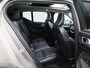 Volvo XC40 1.5 T4 Recharge Inscription | Automaat | Panoramadak | Trekhaak | Harman Kardon | Apple Carplay / Android Auto | Memory Seats | Parkeersensoren | Virtual Cockpit | Stoel- Stuurverwarming | Elektrische Achterklep | Achteruitrijcamera | Navigatie | Climate Control | Cruise Control | Lichtmetalen Velgen |