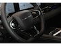 Omoda 5 EV Premium 61 kWh Bloodstone Red Carbon Crystal black roof