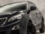 Peugeot 3008 1.2 PureTech Sport Automaat (APPLE CARPLAY, GROOT NAVI, GETINT GLAS, TREKHAAK, PARKEERSENSOREN, SPORTSTOELEN, CRUISE, LANE ASSIST, NIEUWSTAAT)