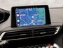Peugeot 3008 1.2 PureTech Sport Automaat (APPLE CARPLAY, GROOT NAVI, GETINT GLAS, TREKHAAK, PARKEERSENSOREN, SPORTSTOELEN, CRUISE, LANE ASSIST, NIEUWSTAAT)