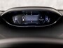 Peugeot 3008 1.2 PureTech Sport Automaat (APPLE CARPLAY, GROOT NAVI, GETINT GLAS, TREKHAAK, PARKEERSENSOREN, SPORTSTOELEN, CRUISE, LANE ASSIST, NIEUWSTAAT)