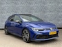 Volkswagen Golf 1.5 e-TSI DSG R-Line Business+ | Matrix iQ-Light | Panoramadak | Trekhaak | Keyless Entry | Achteruitrijcamera | Parkeersensoren | Virtual Cockpit | Stoelverwarming | Navigatie | Apple Carplay | Android Auto | Cruise Control Adaptief