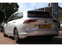 Volkswagen Golf Variant 1.0 eTSI Aut. *Life* | Trekhaak | Carplay | Adaptive Cruise & Climate Control | Massage Stoelen | PDC | Navigatie | Privacy | Bluetooth |