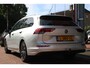 Volkswagen Golf Variant 1.0 eTSI Aut. *Life* | Trekhaak | Carplay | Adaptive Cruise & Climate Control | Massage Stoelen | PDC | Navigatie | Privacy | Bluetooth |