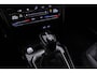 Volkswagen T-Roc R-Line 1.5 TSI 150pk DSG Automaat Panoramadak, Adaptive cruise control, LED koplampen, App connect, Achteruitrijcamera, Parkeersensoren