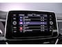 Volkswagen T-Roc R-Line 1.5 TSI 150pk DSG Automaat Panoramadak, Adaptive cruise control, LED koplampen, App connect, Achteruitrijcamera, Parkeersensoren