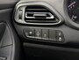 Hyundai i30 Wagon 1.5 T-GDi MHEV Premium / 18" N velgen / Trekhaak afneembaar 1410 kg / Vol leder / Stoelverwarming en verkoeling / Stuurwiel verwarming / Navigatie / Full LED / Elektrische stoelverstelling / Achteruitrijcamera /