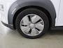 Hyundai Kona Electric EV Limited 64 kWh | SOH 95% | Trekhaak | Leder | Navigatie | Stoelverwarming voor + achter | HUD | Parkeercamera | DAB | Apple Carplay/Android Auto | Cruise Control Adaptief | KRELL Audio |