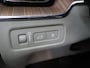 Volvo XC60 2.0 T8 Twin Engine AWD Inscription | SOH 75,2% | Panoramadak | Luchtvering | Elek. Trekhaak | Cruise Control Adaptief | Harman Kardon | Elek. Achterklep | Apple Carplay/Android Auto |