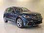 Volkswagen Tiguan 1.5 TSI R-Line Business+ | Panoramadak | Camera | Carplay | 2 zone airco