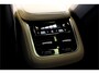 Volvo XC90 2.0 T8 AWD 335kW/456pk Aut8 Recharge Ultra Dark 7P LUCHTVERING + BOWERS&WILKINS + EL. TREKHAAK + PANORAMADAK + HEAD-UP + STOEL-&STUURVERWARMING + LEDEREN DASHBOARD + 360 CAMERA + STOELVENTILATIE + ACHTERBANKVERWARMING + 21" LM-VELGEN!!