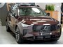 Volvo XC90 2.0 T8 AWD 335kW/456pk Aut8 Recharge Ultra Dark 7P LUCHTVERING + BOWERS&WILKINS + EL. TREKHAAK + PANORAMADAK + HEAD-UP + STOEL-&STUURVERWARMING + LEDEREN DASHBOARD + 360 CAMERA + STOELVENTILATIE + ACHTERBANKVERWARMING + 21" LM-VELGEN!!