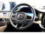 Volvo XC90 2.0 T8 AWD 335kW/456pk Aut8 Recharge Ultra Dark 7P LUCHTVERING + BOWERS&WILKINS + EL. TREKHAAK + PANORAMADAK + HEAD-UP + STOEL-&STUURVERWARMING + LEDEREN DASHBOARD + 360 CAMERA + STOELVENTILATIE + ACHTERBANKVERWARMING + 21" LM-VELGEN!!