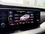 Skoda Octavia Combi 1.5 e-TSI 150pk DSG Business Edition Climate Control Stoelverwarming Trekhaak 1500kg Trekgewicht! Apple Carplay Navigatie