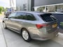 Skoda Octavia Combi 1.5 e-TSI 150pk DSG Business Edition Climate Control Stoelverwarming Trekhaak 1500kg Trekgewicht! Apple Carplay Navigatie
