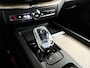 Volvo XC60 T6 Plug-in hybrid AWD Plus Dark | Panoramadak | 360° camera | Harman Kardon | Head-up display | Stoel- en Stuurverwarming | Trekhaak