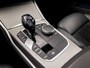 BMW 3-Serie 320i M Sport 184Pk Automaat (APPLE CARPLAY, M PAKKET, LEDER/ALCANTARA, STOELVERWARMING, SPORTSTOELEN, GETINT GLAS, SFEERVERLICHTING, FLIPPERS, NIEUWE APK, NIEUWSTAAT)