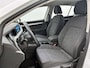 Volkswagen Golf 1.0 TSI Life 110 PK VERWACHT | Stoel/Stuur- Verwarming | Apple Carplay/Android Auto | parkeersensor voor en achter | Cruise control adaptief | airco (automatisch) |