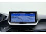 Peugeot e-2008 EV GT 54 kWh | Achteruitrijcamera | Dakrails | Cruise control | Climate control | Navigatie | Stof/lederen bekleding | 16" lichtmetalen velgen | Apple/Android carplay | 400km WLTP | 100% Elektrisch