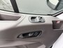 Ford Transit 2.0TDCI 130PK L3H2 Business | 2500Kg Trekhaak | Navigatie | Multimedia | Airco | Cruise | 3-Zits