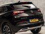 Opel Grandland X 1.6 Turbo Hybrid Innovation 229Pk Automaat (APPLE CARPLAY, GROOT NAVI, CAMERA, GETINT GLAS, SPORTSTOELEN, LEDER, KEYLESS, ELEK ACHTERKLEP, NIEUWSTAAT)