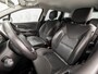 Renault Clio Estate 1.2 Black Iconic Automaat (NAVIGATIE, BLACK PACK, CLIMATE, LEDER, CAMERA, SPORTSTOELEN, GETINT GLAS, LM VELGEN, BASS REFLEX, CRUISE, NIEUWSTAAT)