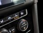 Volkswagen Golf 1.4 TSI Sportline Automaat (APPLE CARPLAY, CLIMATE, XENON, STOELVERWARMING, GETINT GLAS, LM VELGEN, SPORTSTOELEN, CRUISE, PARKEERSENSOREN, NIEUWSTAAT)